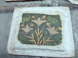Reprodutkion eines byzantinischen Mosaiks, Lilien