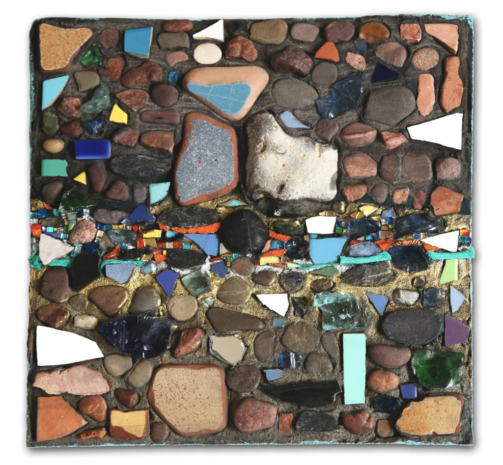 Mosaik aus Natursteinen, Glas, Fliesen und Fundstücken, Maria Ackmann, 2024